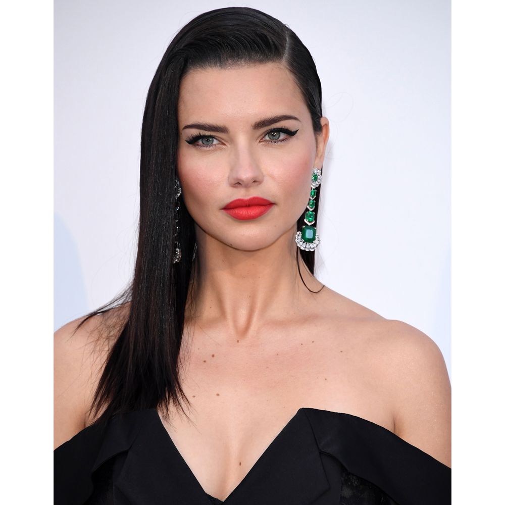 adriana lima round face haircut