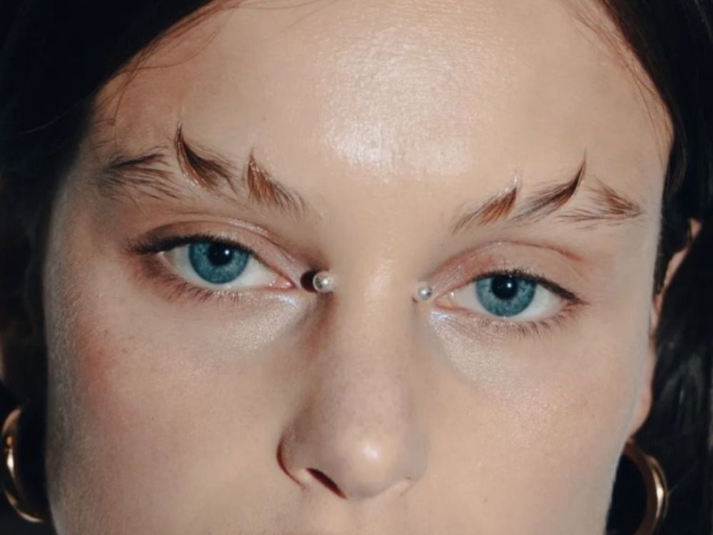 “Barbed Wire Brows” Are The Latest High-Fashion Makeup Trend