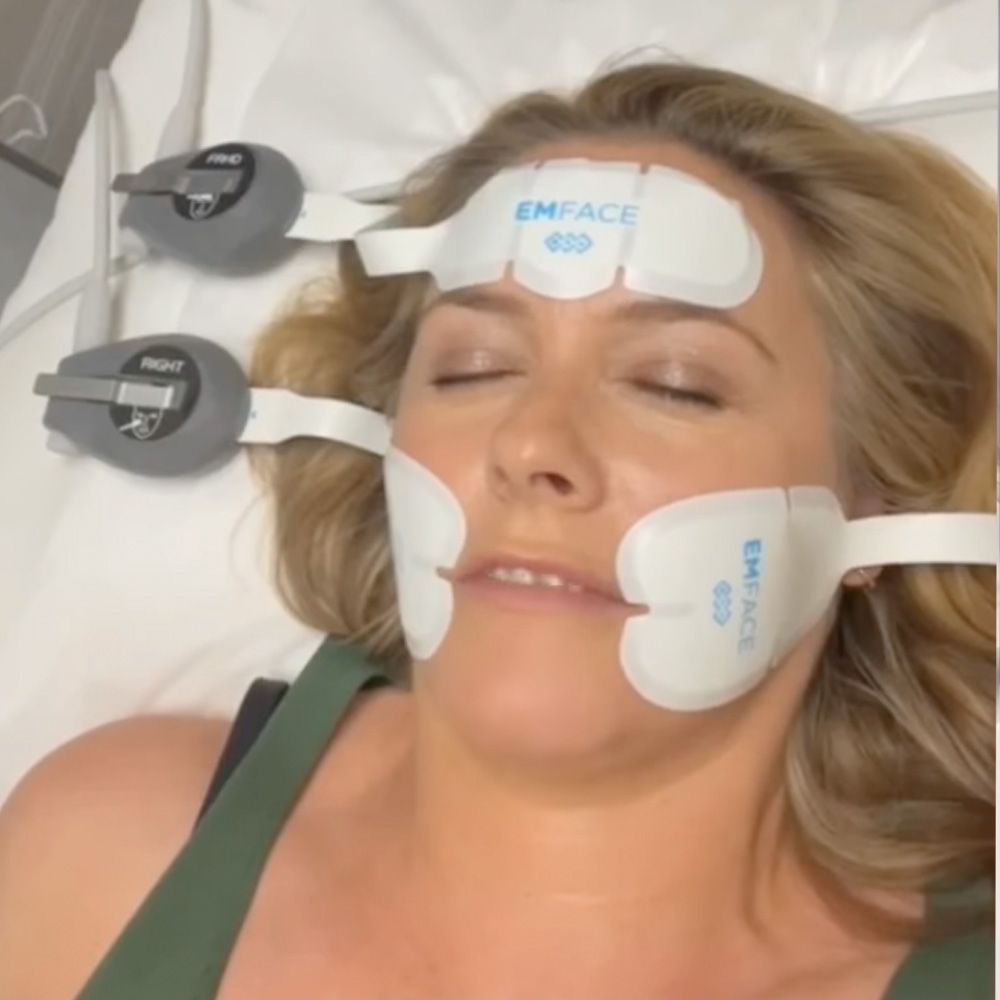 alicia-silverstone-emface