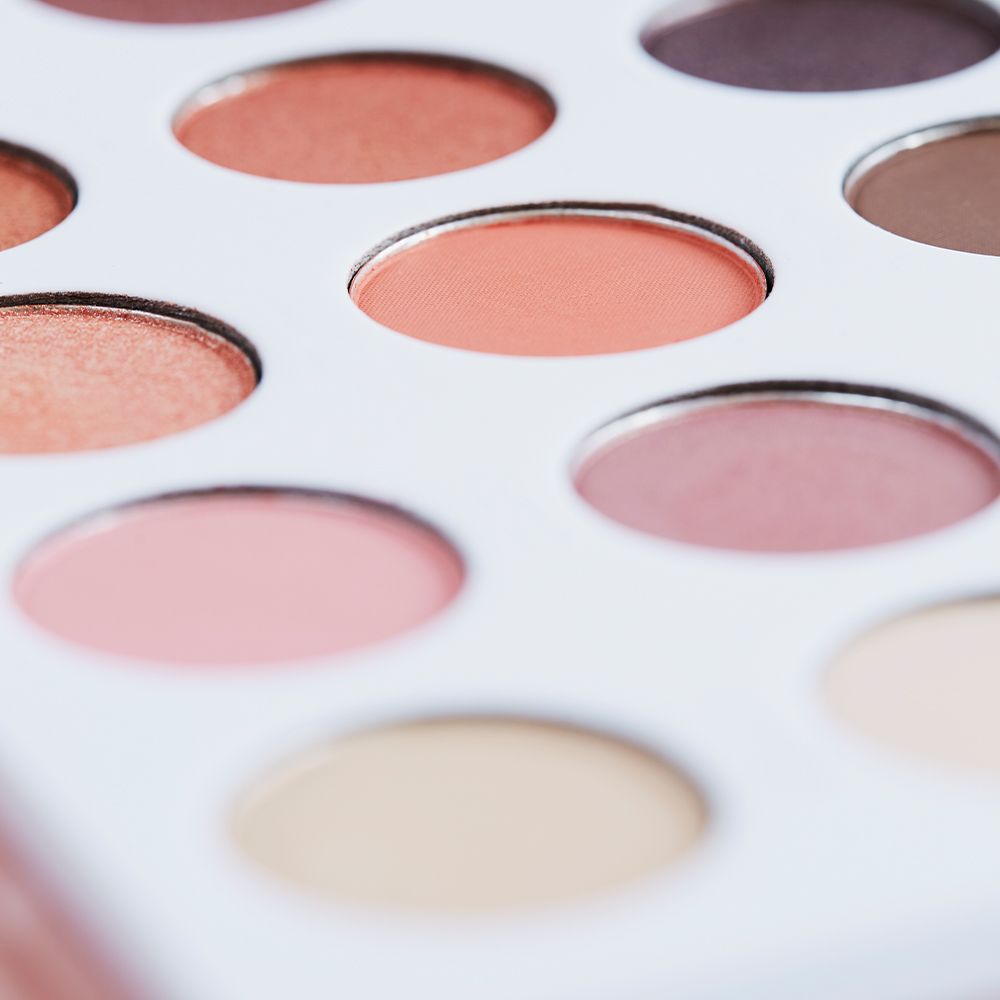 Use makeup products in pastel tones