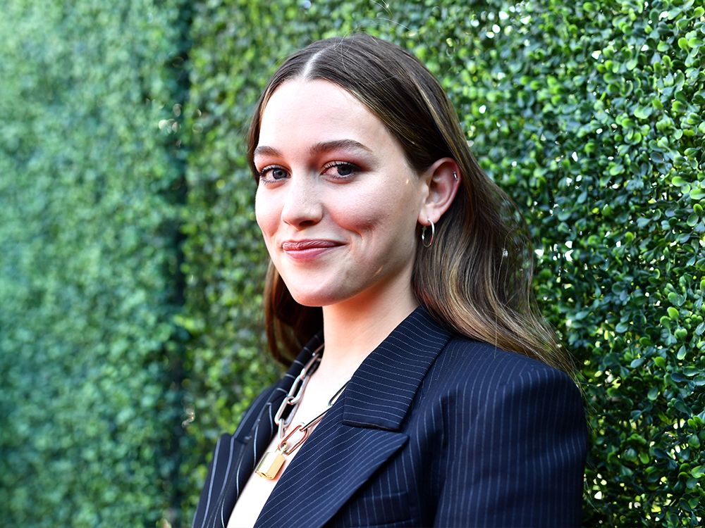 How Victoria Pedretti Regrounds Herself