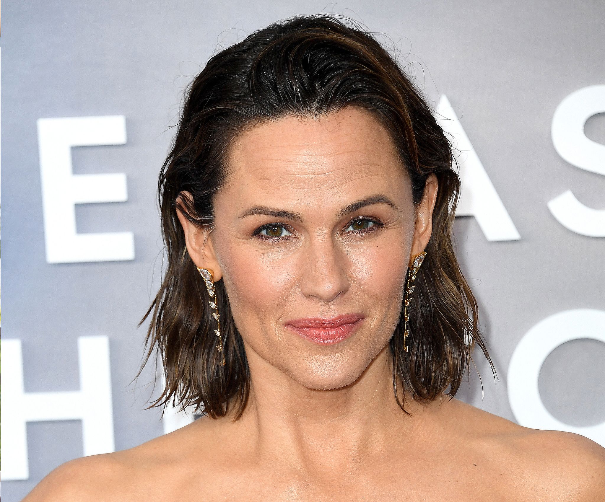 Jennifer Garner Loves These Exfoliating Pads For Smoother Skin