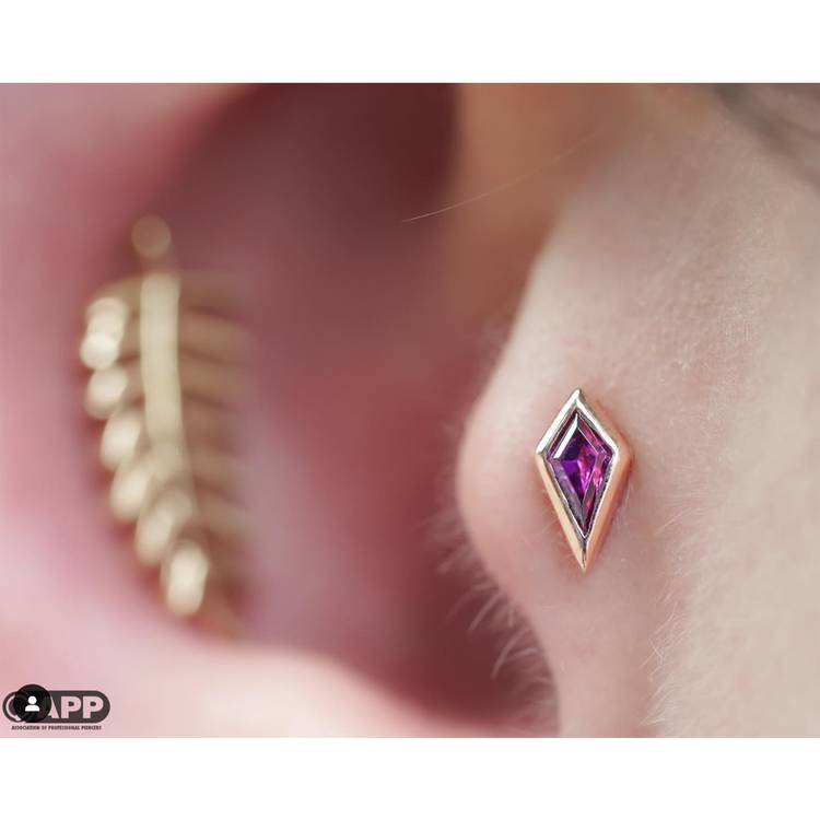 tragus-ear-piercing