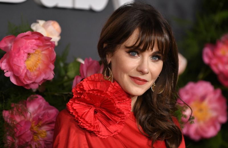 Zooey Deschanel Just Went Blonde