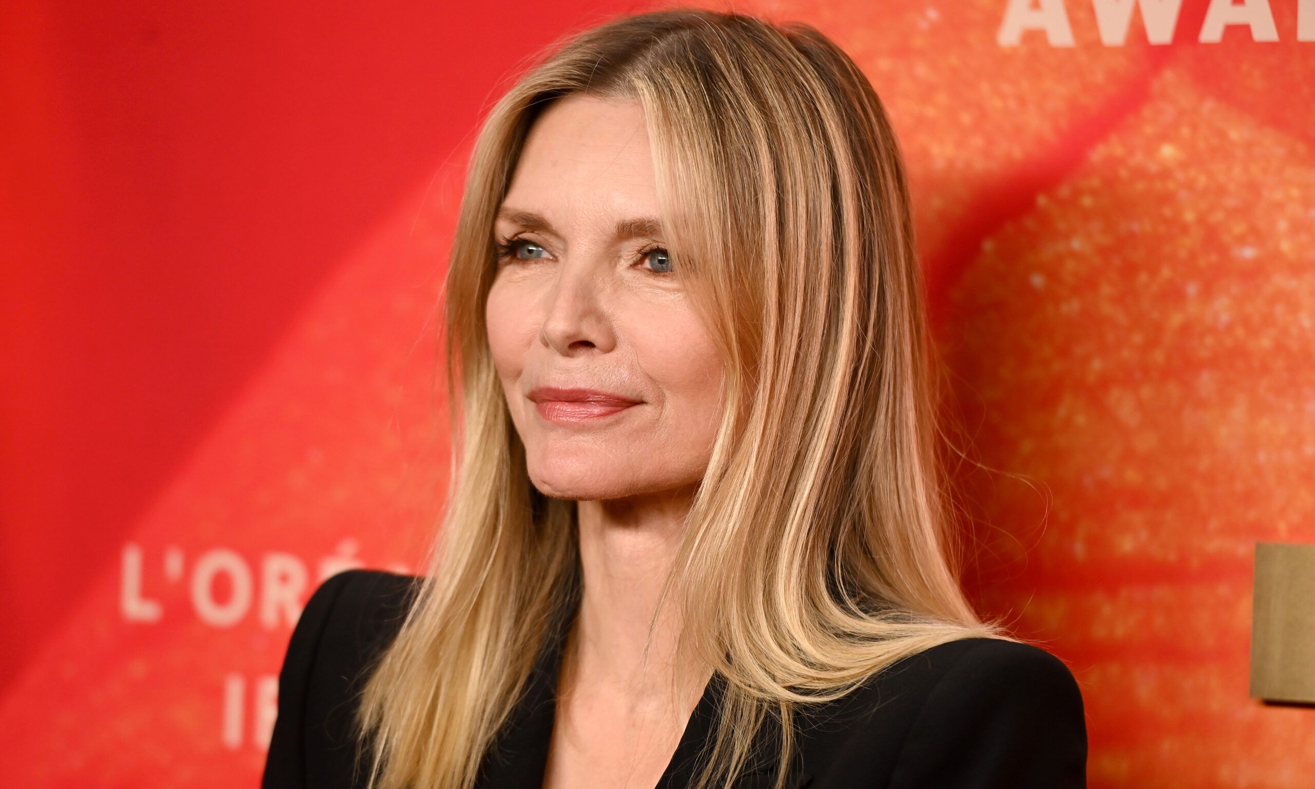Michelle Pfeiffer makeup-free selfie