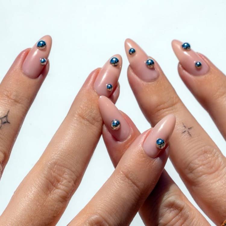 Nude Nails