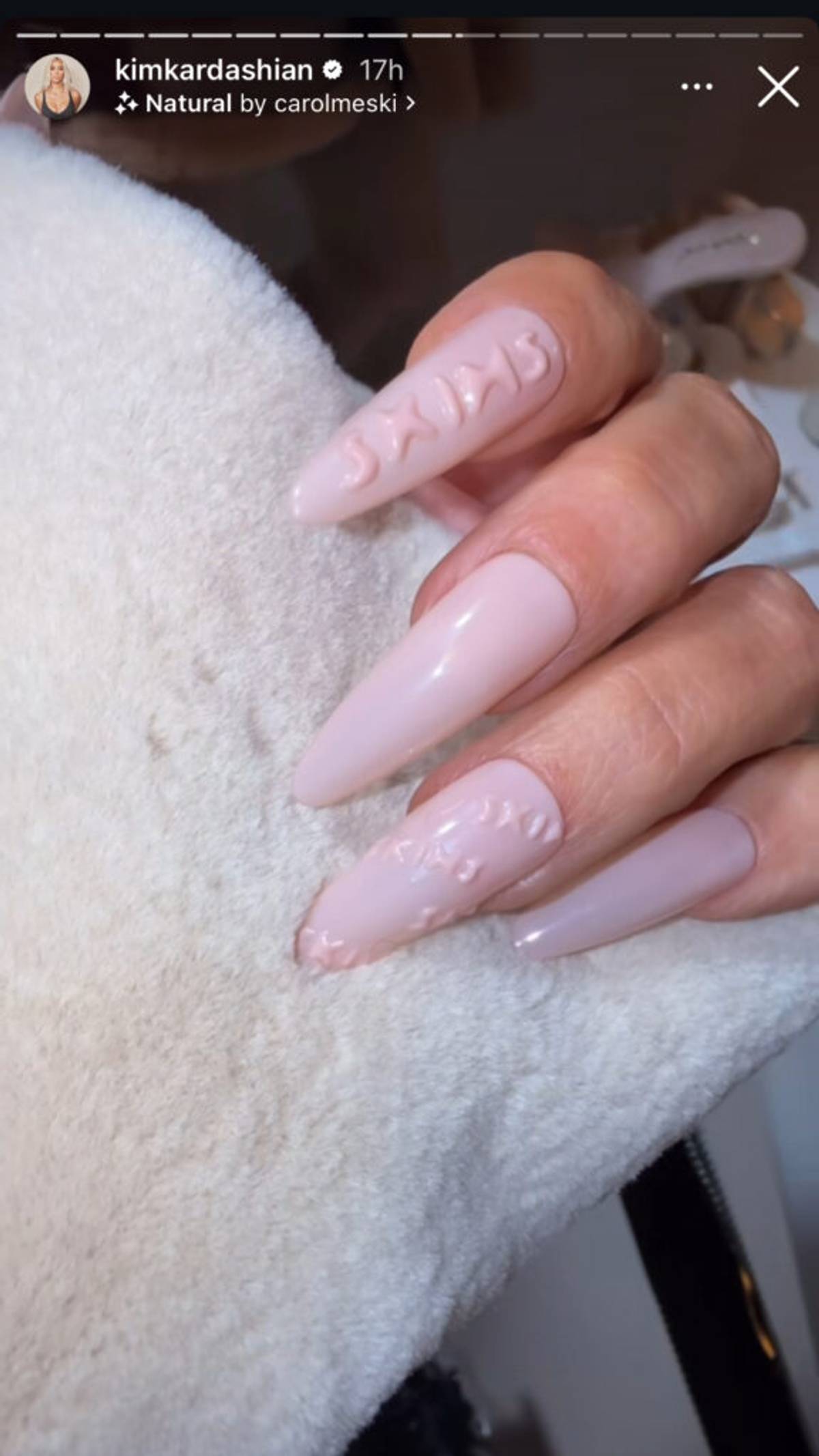 Skims nails