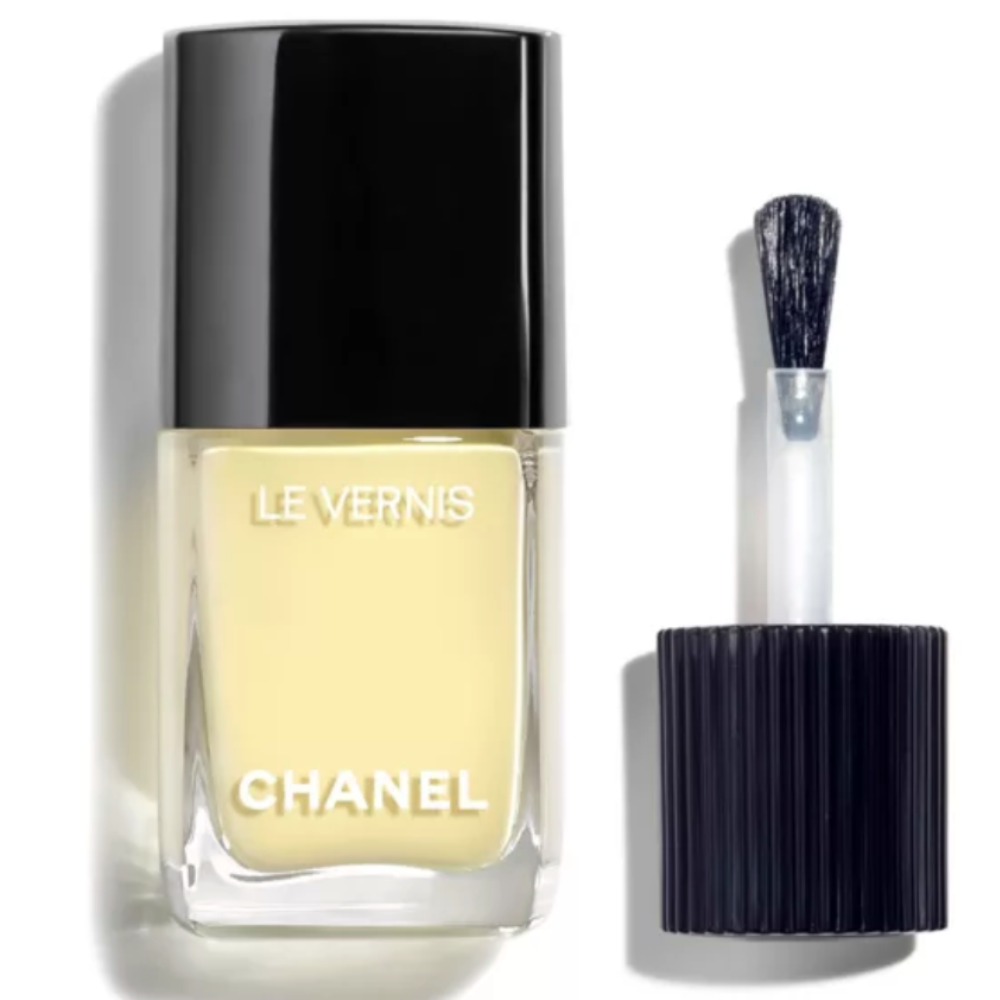 CHANEL Le Vernis Longwear Nail Color in 129 Onvi ($32)