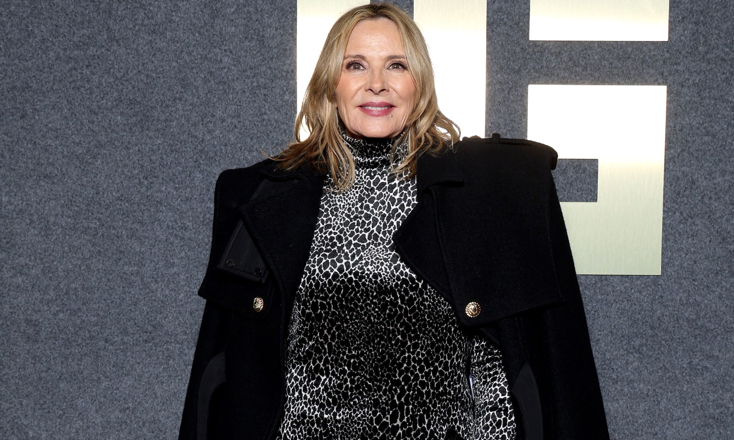 Kim Cattrall attends the Balmain Womenswear Fall/Winter 2025-2026 show as part of Paris Fashion Week on March 05, 2025 in Paris, France.