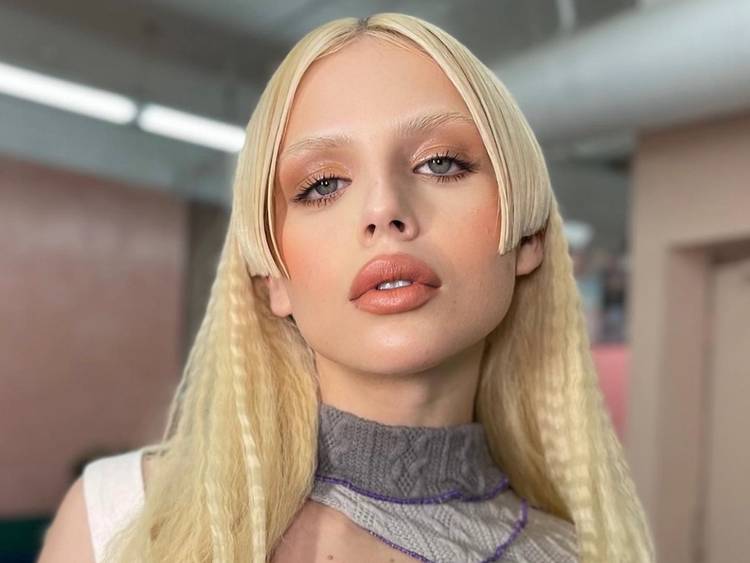 Bleached brows without the bleach