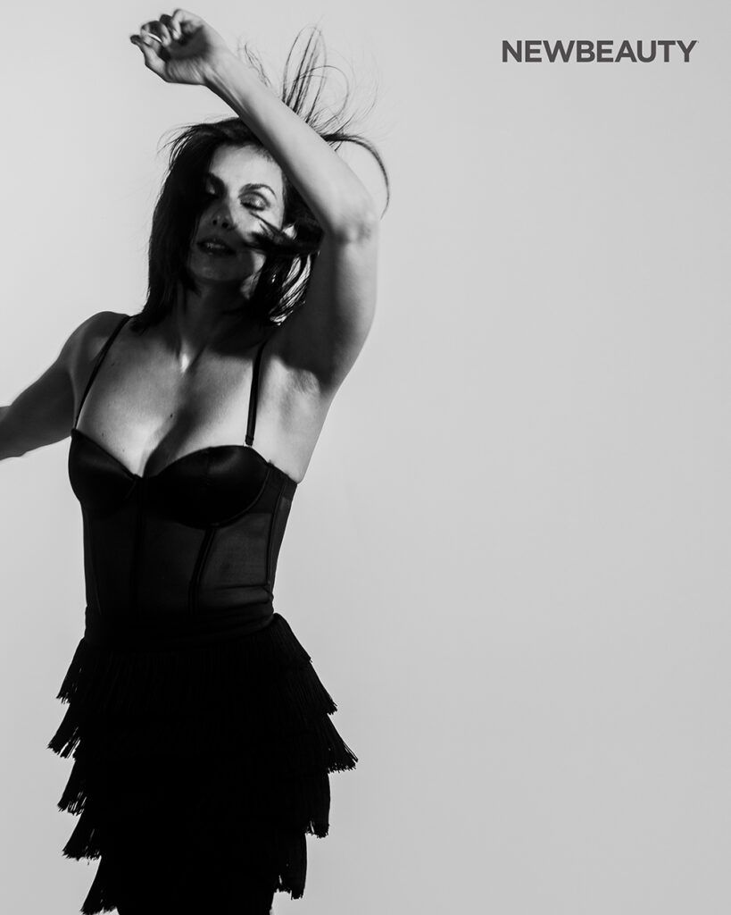 Morena Baccarin balck and white