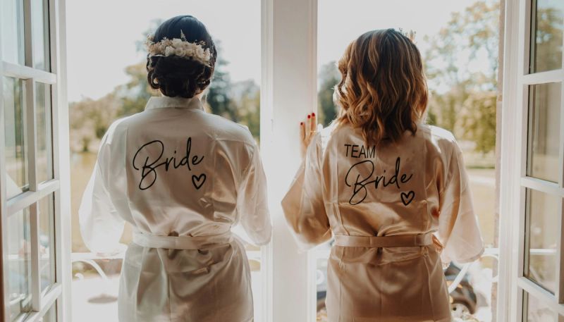 bride and bridesmaid hair