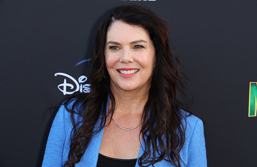 Lauren Graham “Swears by” This “Filter Finish” Primer That Makes Makeup Look Better