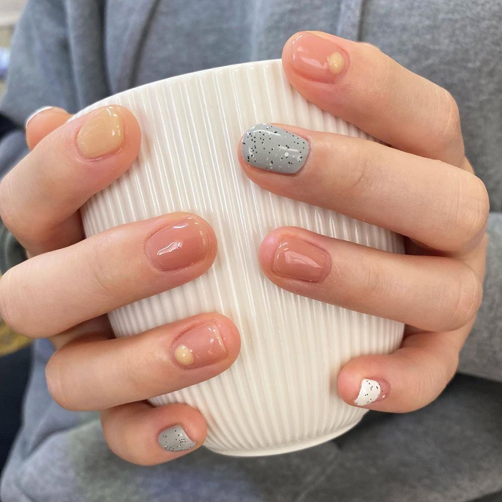 Mixed manicure syrup nails