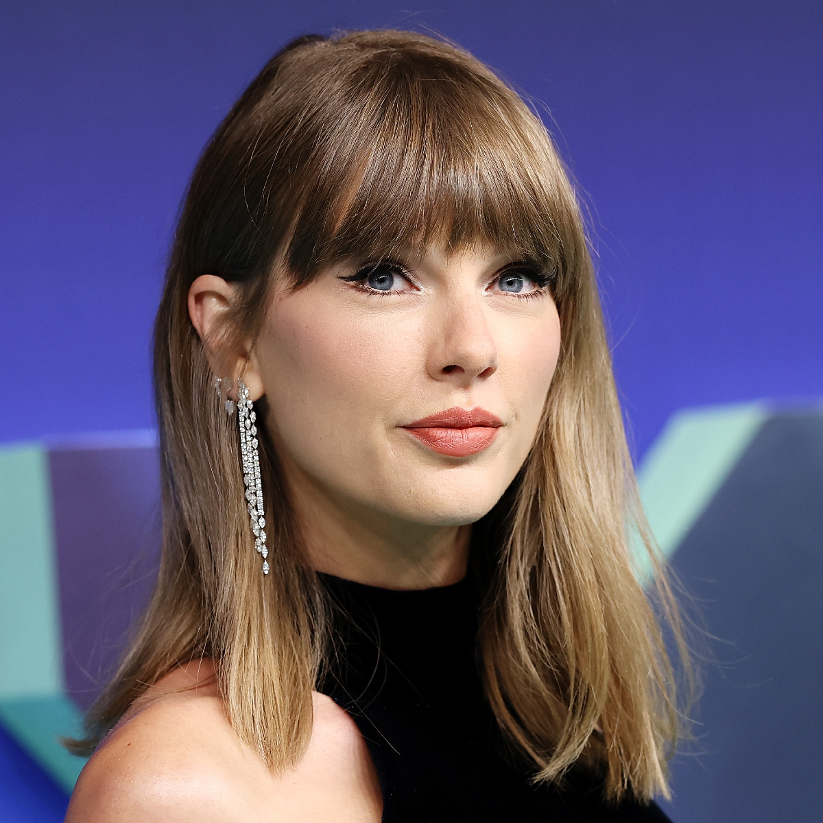 Taylor Swift Put a Fresh Spin on ’60s Eyeliner at the 2026 VMAs