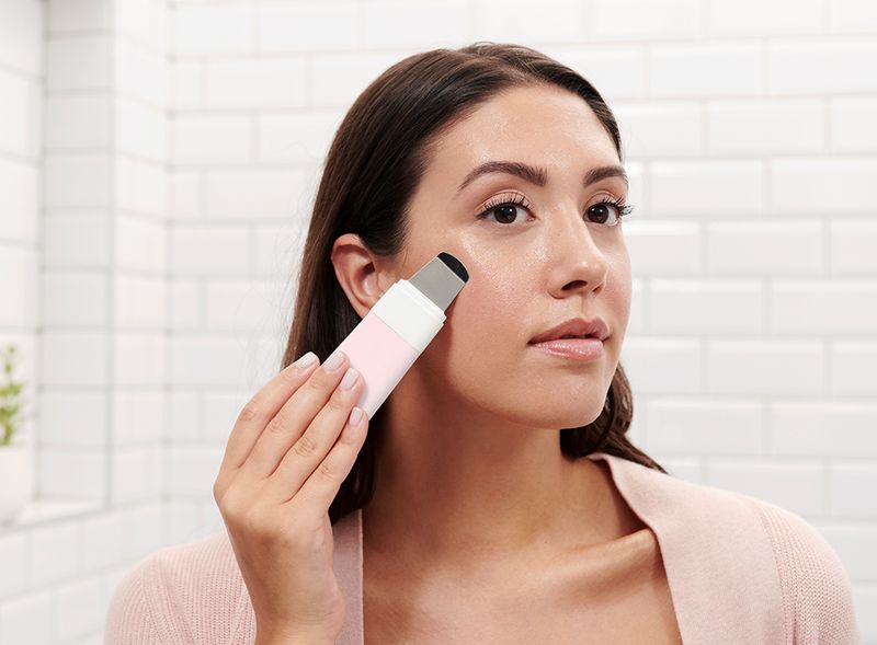 Got Clogged Pores? This Easy-to-Use Device Is the Answer