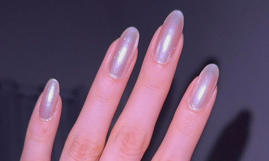 iridescent nails