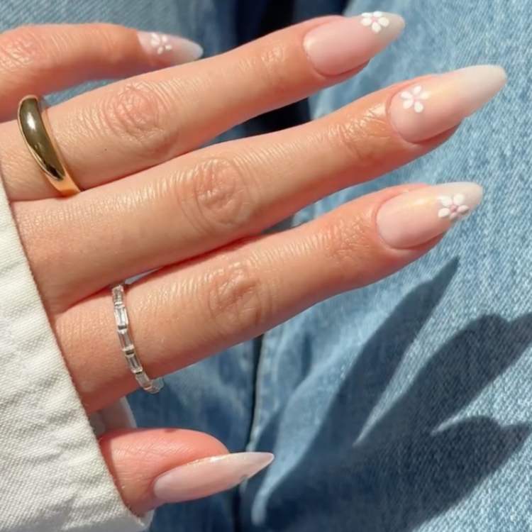 Dainty Nail Art
