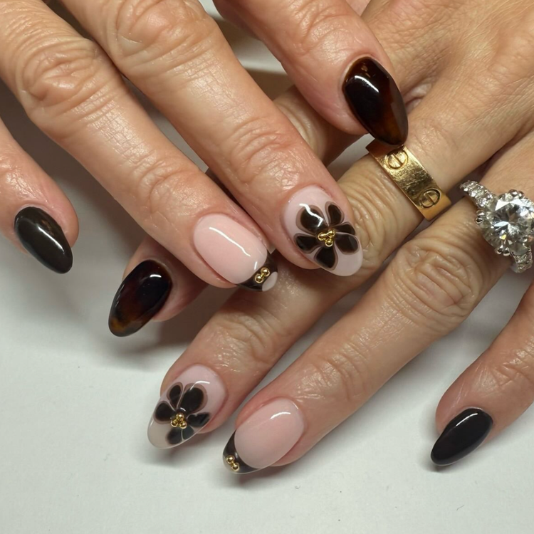 'Rich Girl' Espresso-Tini Nails
