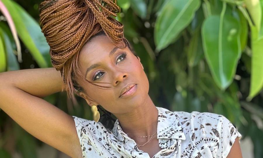 Emayatzy Corinealdi outdoors
