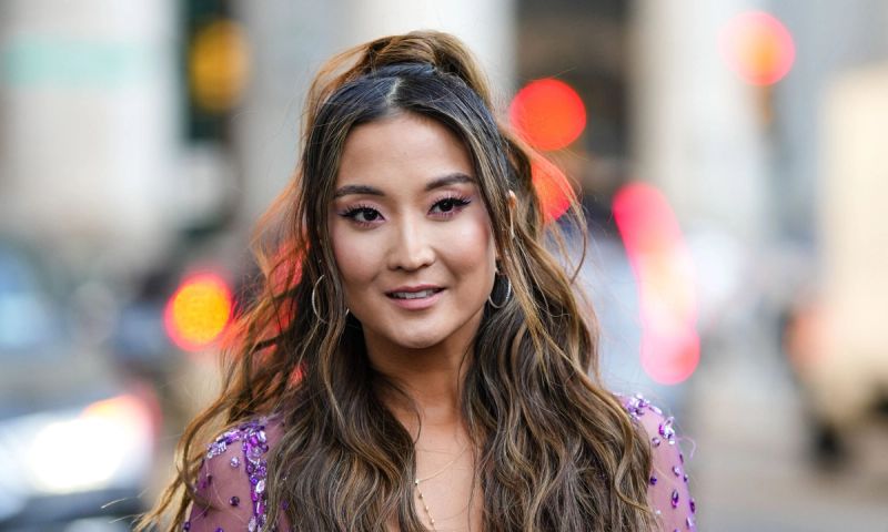 Candlelit Brunette Is the Hair Color Trend With Staying Power