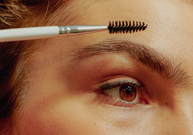 People Are Tinting Their Brows With Self-Tanner