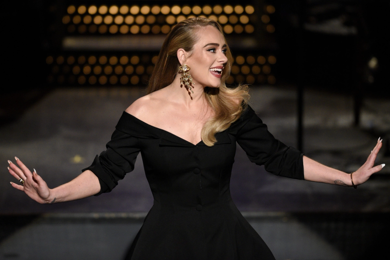 This Influencer Says We Can Do Better When We Talk About Adele’s New Figure