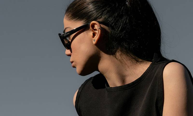 woman looking away showing her jaw