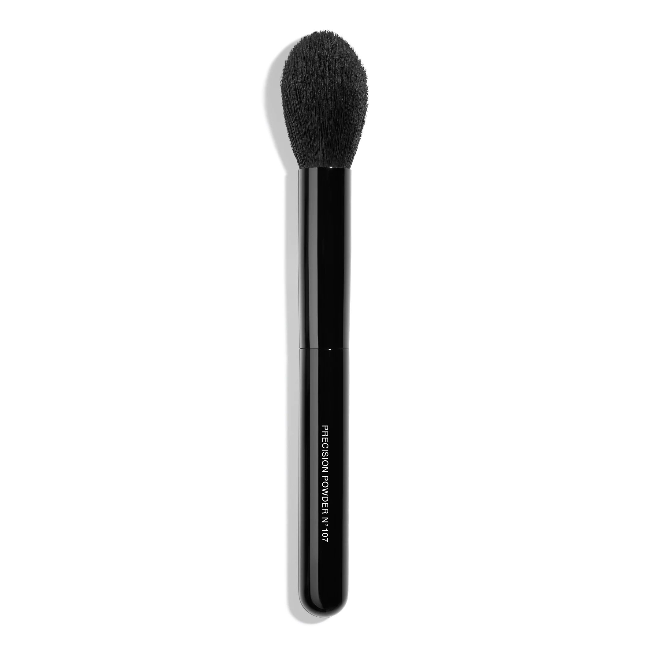 CHANEL Les Pinceaux de Chanel Powder Brush N°106 ($60)