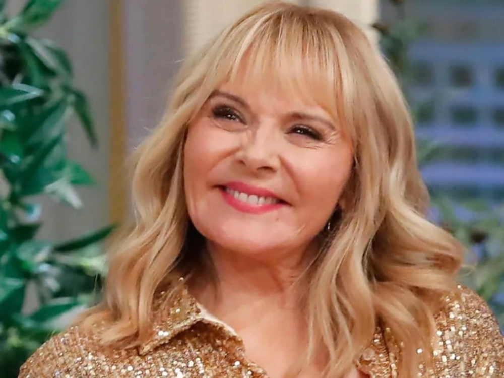 Kim Cattrall’s Makeup Artist Shares 3 Tricks to Nailing the “Samantha Jones” Look