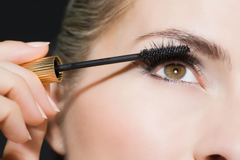 This New Mascara-Only Subscription Box Is the Holiday Gift We All Need