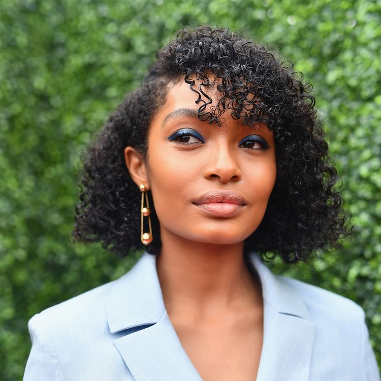 Yara Shahidi short curly hair