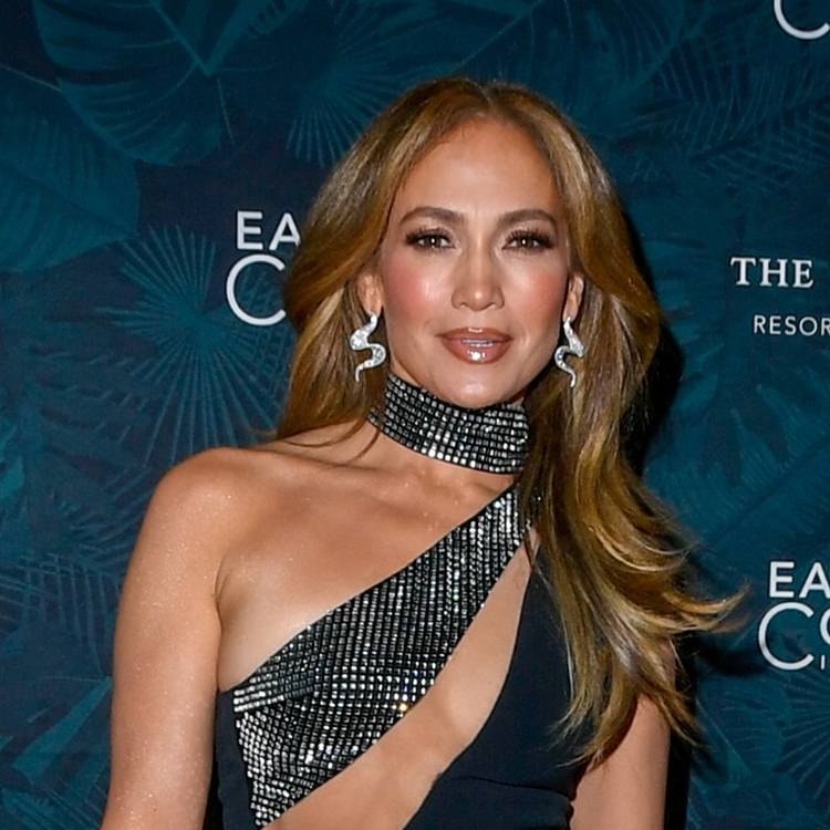 wolf cuts jennifer lopez