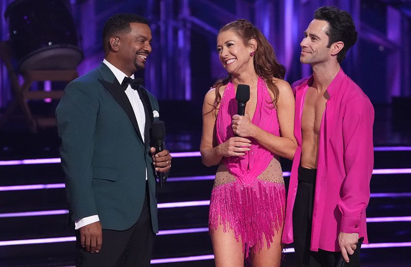 Alyson Hannigan Says She Lost “20 Pounds of Weight and Emotional Baggage” as Celeb Friends React