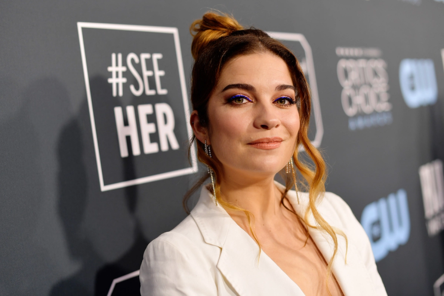 The $10 Drugstore Liquid Lipstick Annie Murphy Wore to the Emmys