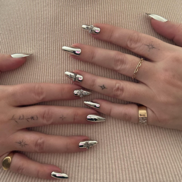 mirror chrome nails by @nails_of_la