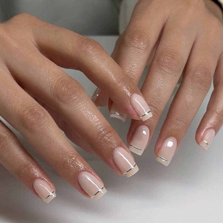 Minimalist Nail Art