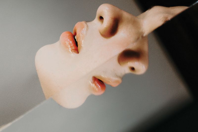 reflection of mirror face