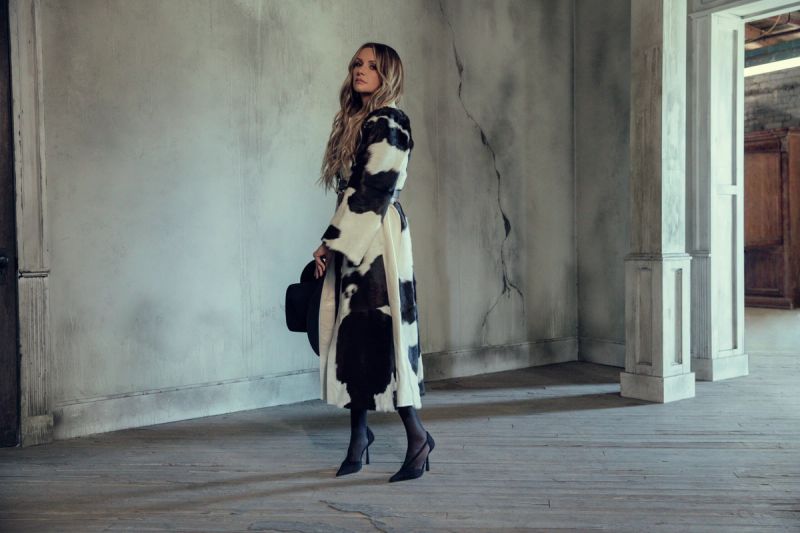 Carly Pearce on Beauty Favorites, Clean Eating and Full-Circle Moments with Dolly and Wynonna