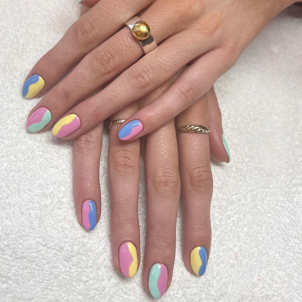 Pastel pair nails