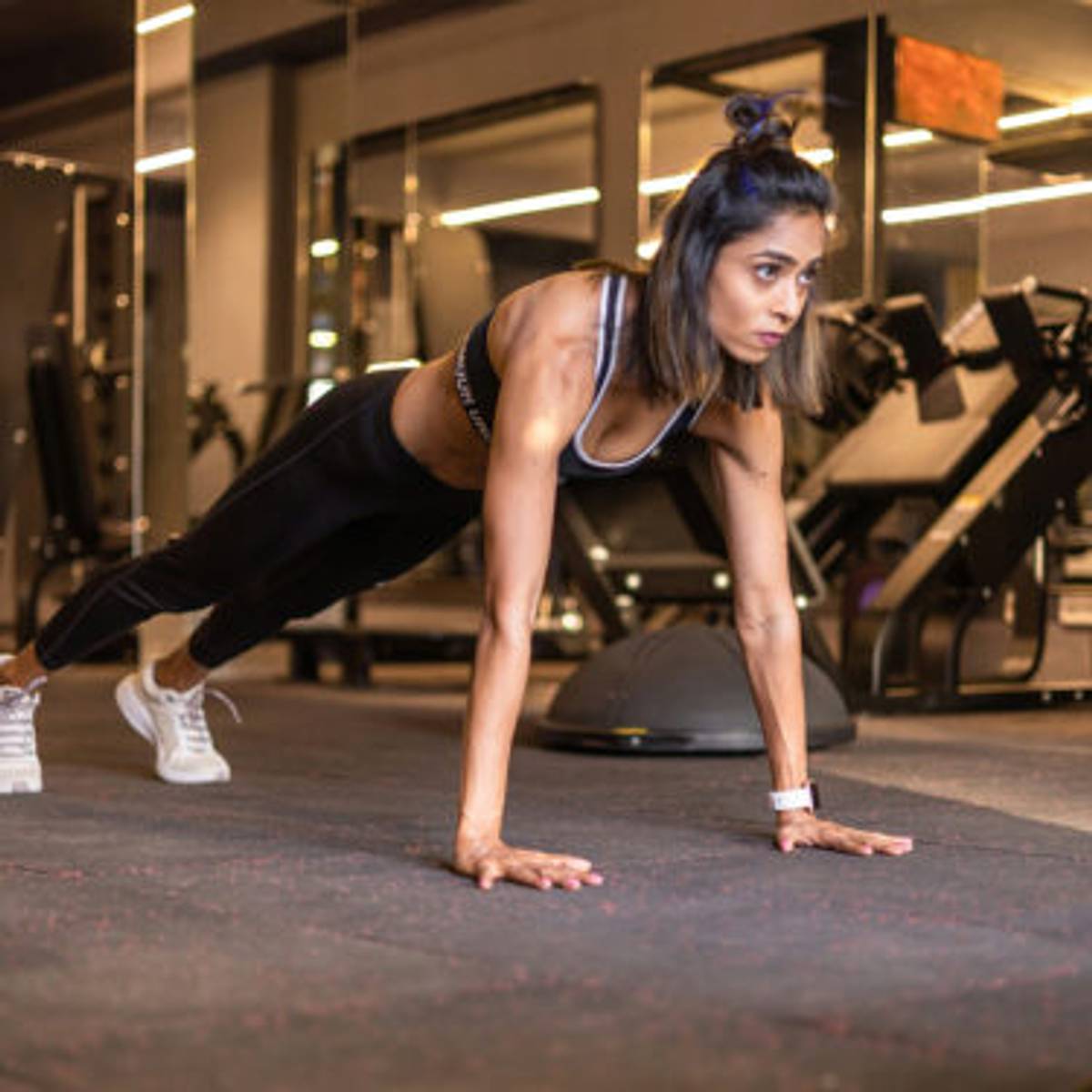 woman planking at gym