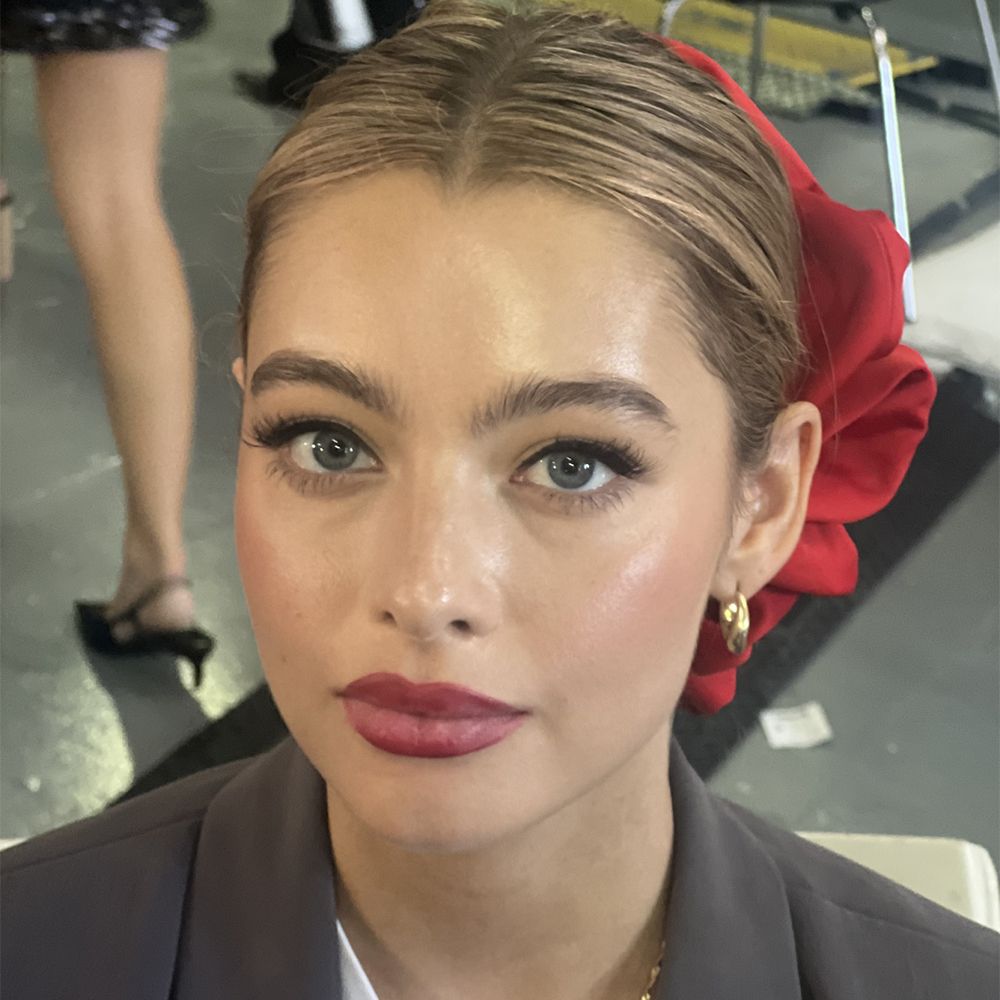 Modern take on '50s glam