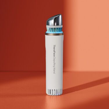 therabody-theraface-depuffing-wand