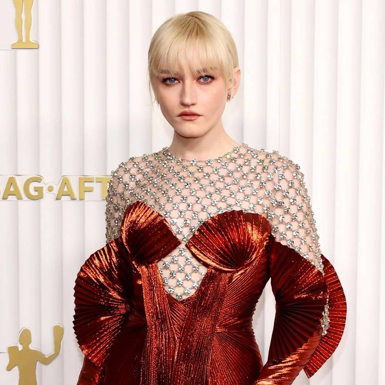 Julia Garner