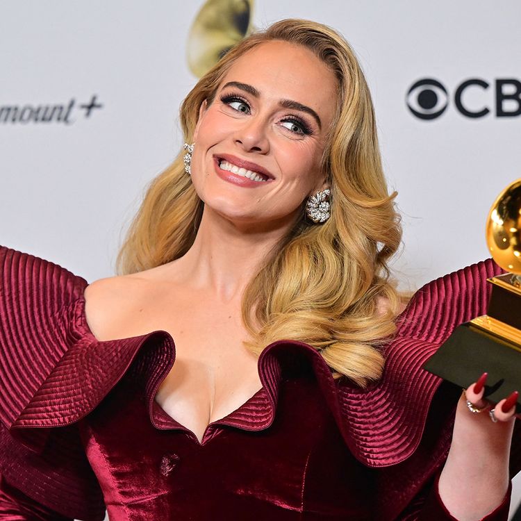 adele round face haircut