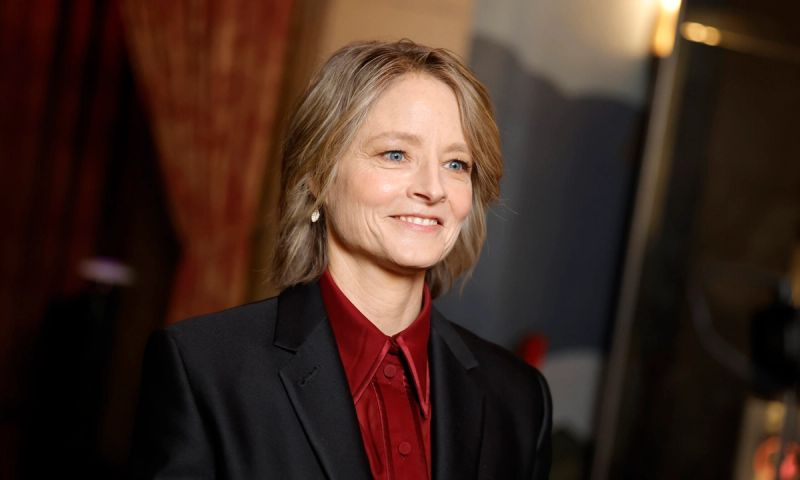 jodie foster apricot makeup