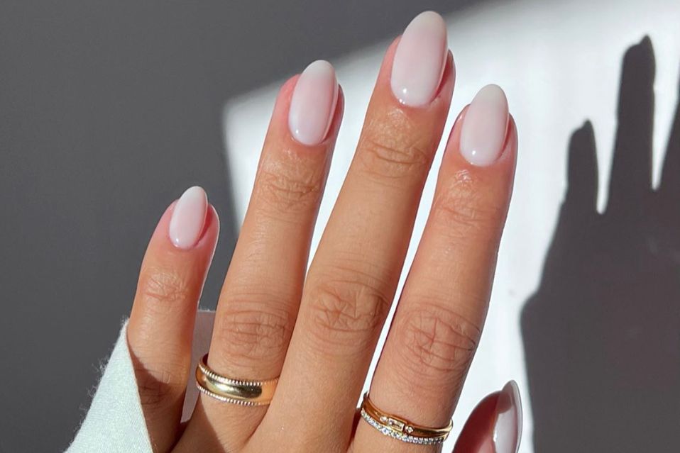 milky white manicure