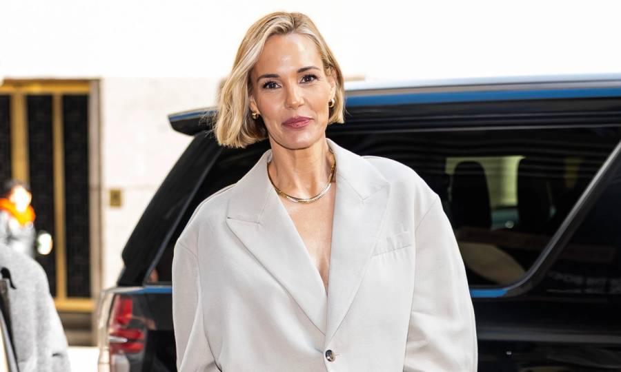 NEW YORK, NEW YORK - MARCH 13: Leslie Bibb is seen in Midtown on March 13, 2025 in New York City.