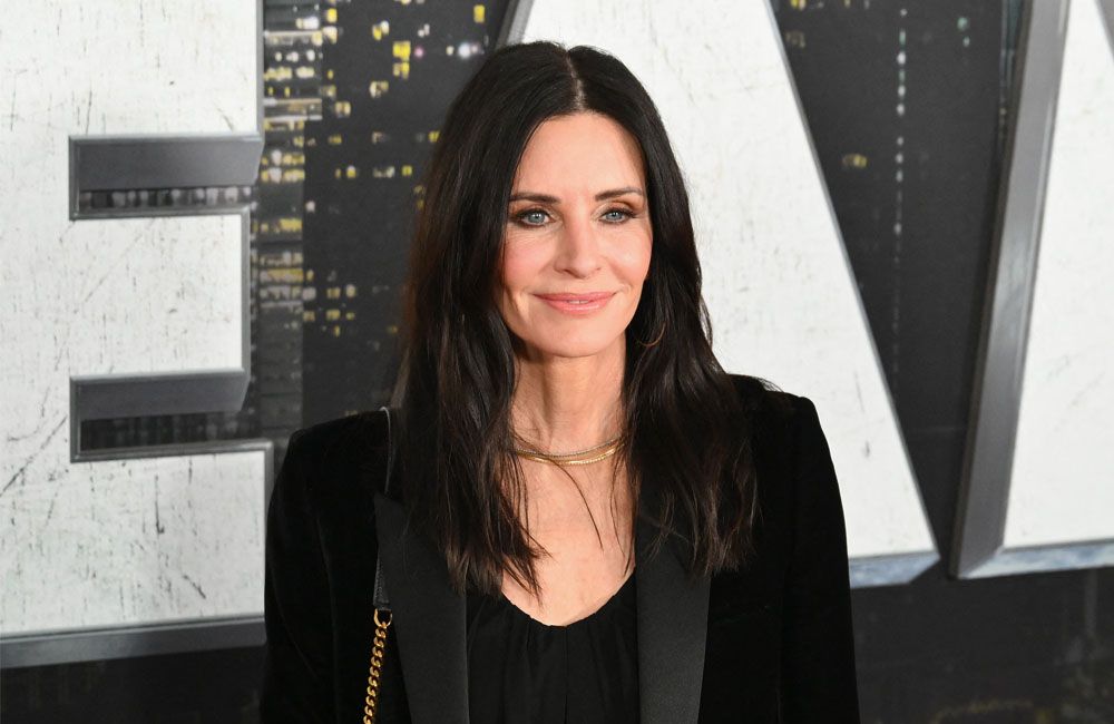Courteney Cox Loves This Retinol Serum, Says She Discovered the Brand on the Set of “Friends”