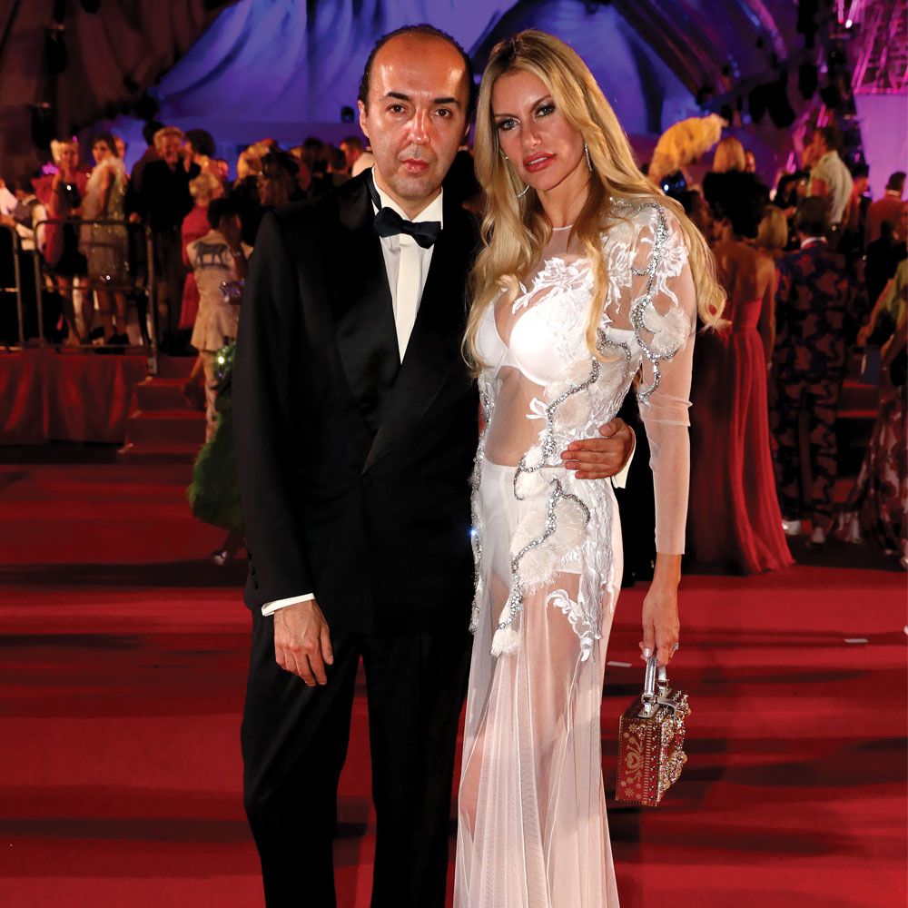 Francesco Scognamiglio and Susan Holmes McKagan arrive for the Life Ball 2017 at City Hall on June 10, 2017 in Vienna, Austria.